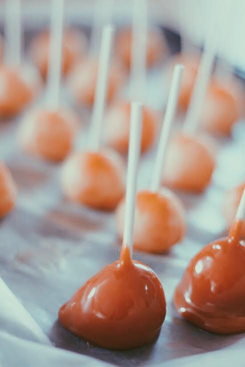 What the final product of your Mini Caramel Apples should look like. Delicious!