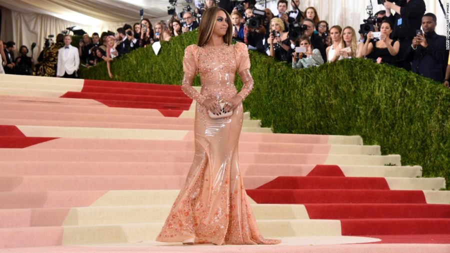 Beyonce arriving at the Met Gala