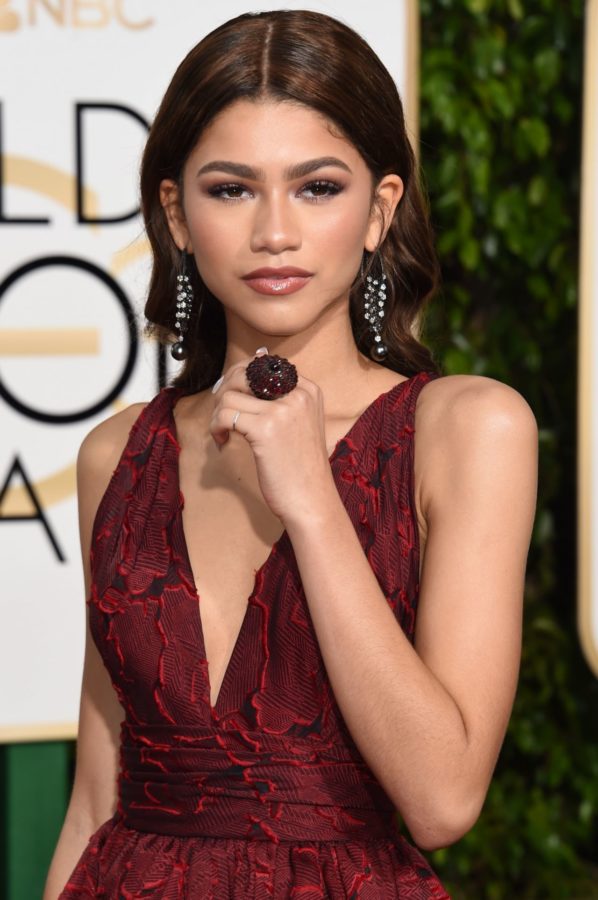 zendaya-2016-golden-globe-awards-in-beverly-hills-1%5B1%5D