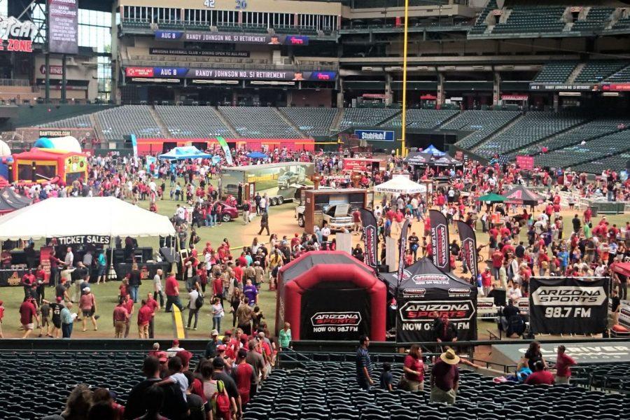 crowed of people in fan fest