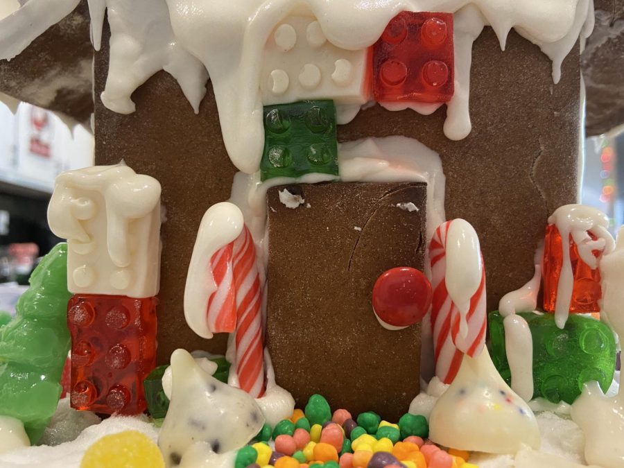 How-To+Make+a+Homemade+Gingerbread+House